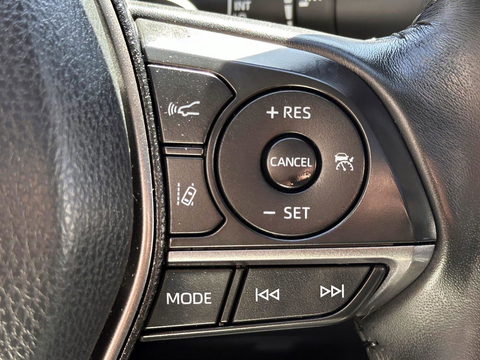 Used 2022 Toyota Camry XSE image 25