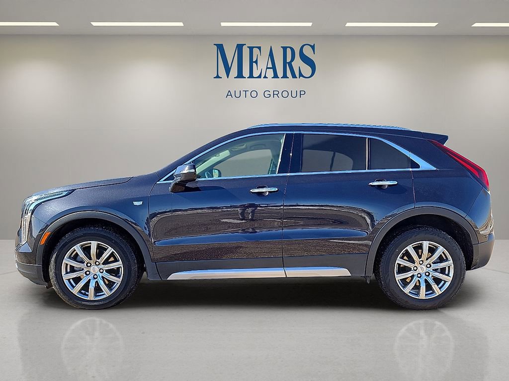 Used 2023 Cadillac XT4 Premium Luxury image 2