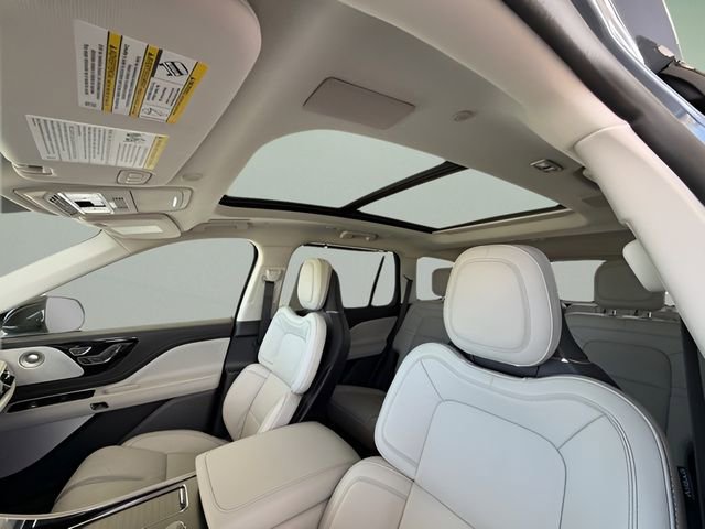 Used 2025 Lincoln Aviator Reserve w/ Luxury Package RWD image 29