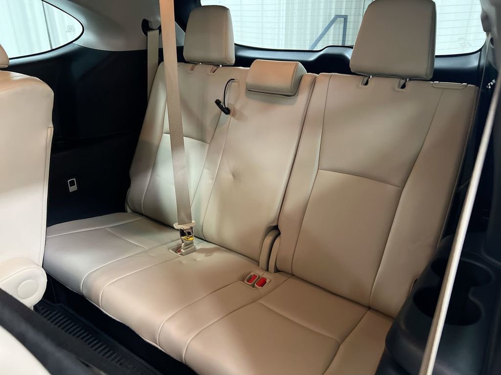 Used 2021 Toyota Highlander XLE image 25