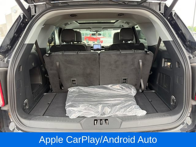Used 2024 Ford Explorer XLT w/ Equipment Group 202A AWD/4WD image 8