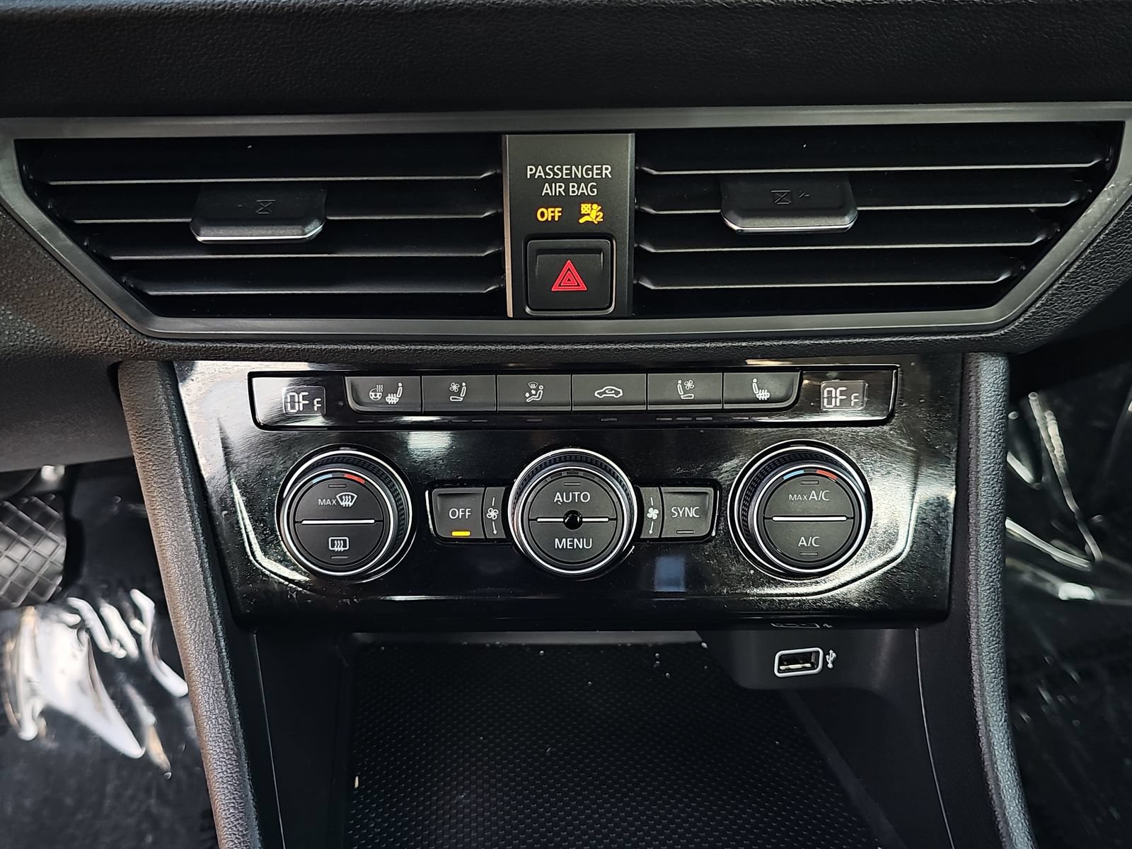Used 2019 Volkswagen Jetta SEL Premium FWD image 23