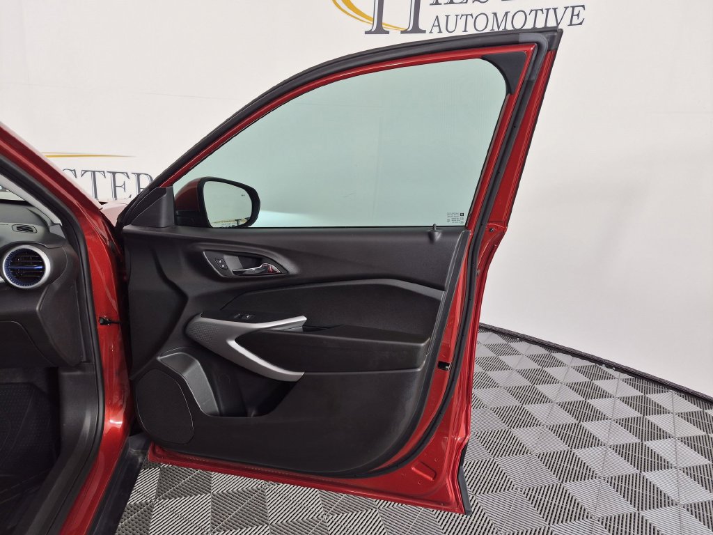 Certified 2024 Chevrolet Trax LS w/ LS Convenience Package FWD image 34