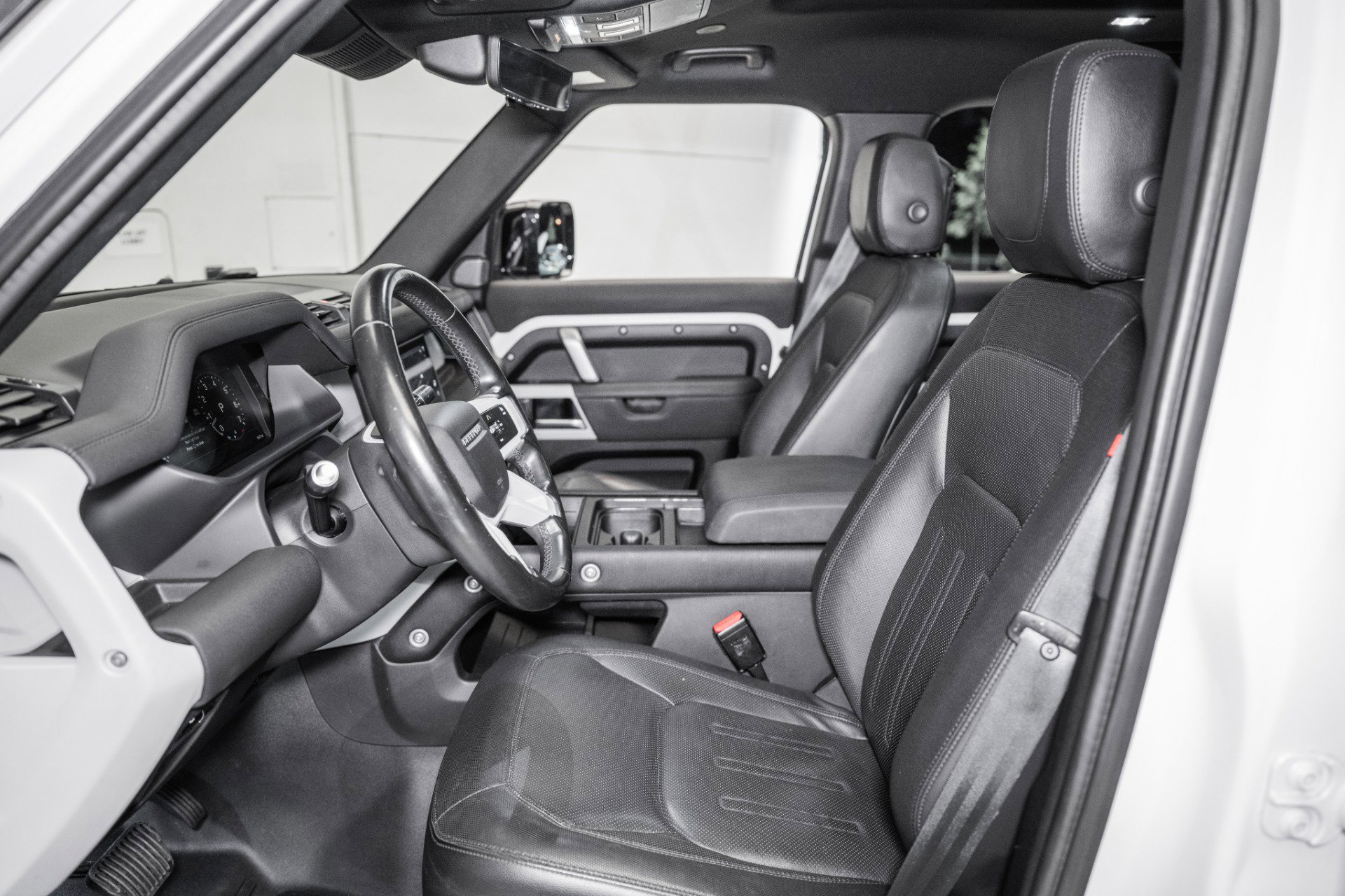 Used 2022 Land Rover Defender 110 X-Dynamic SE image 2