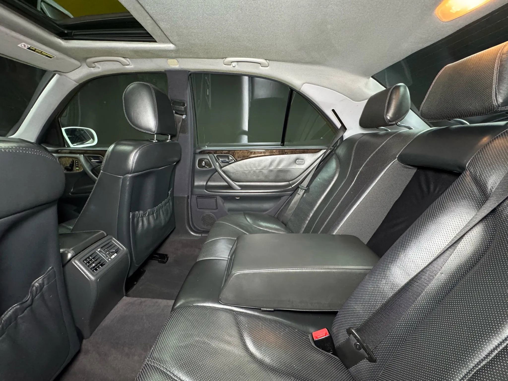 Used 2000 Mercedes-Benz E 55 AMG Sedan image 25