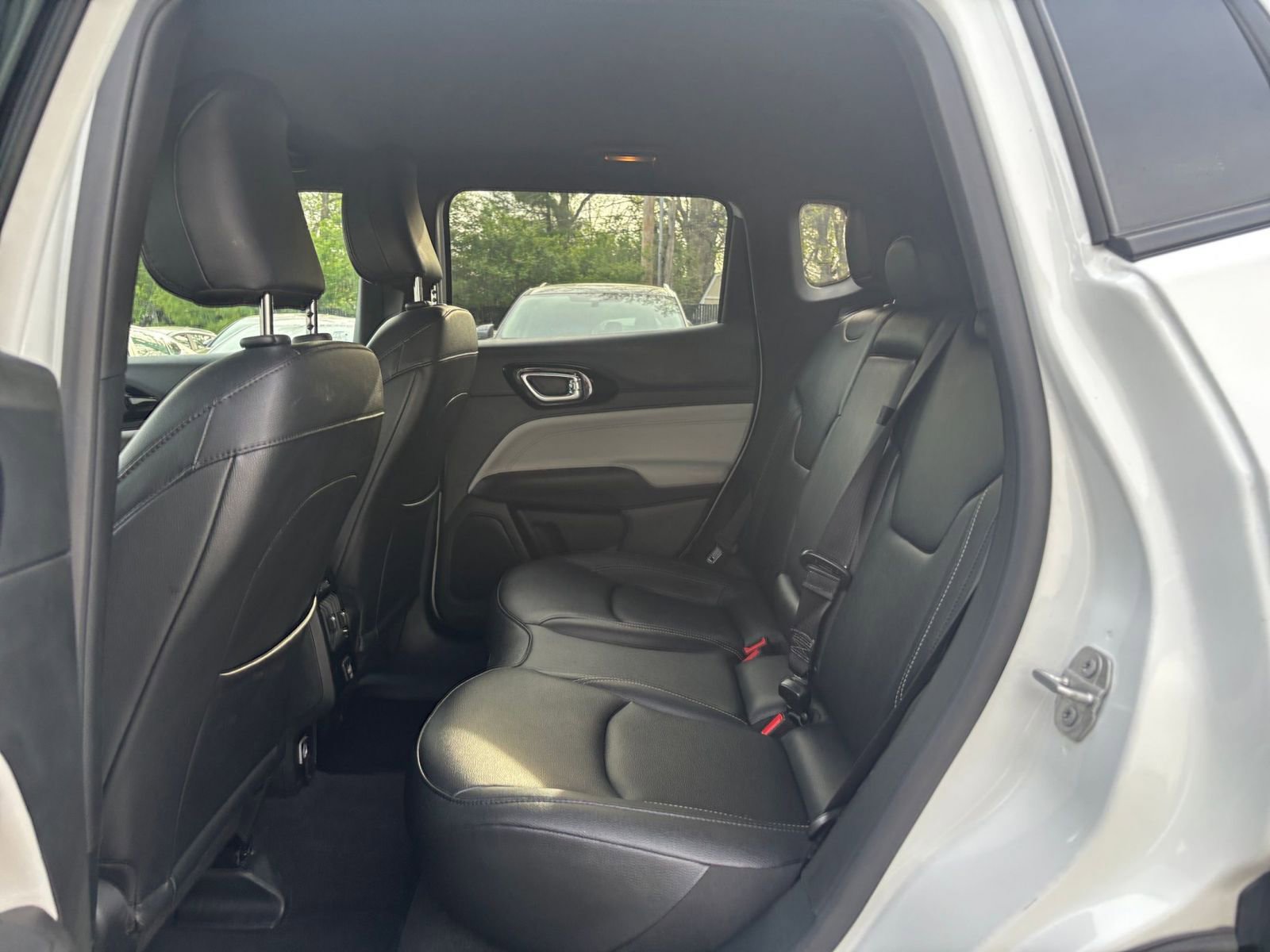 Used 2025 Jeep Compass Limited image 24