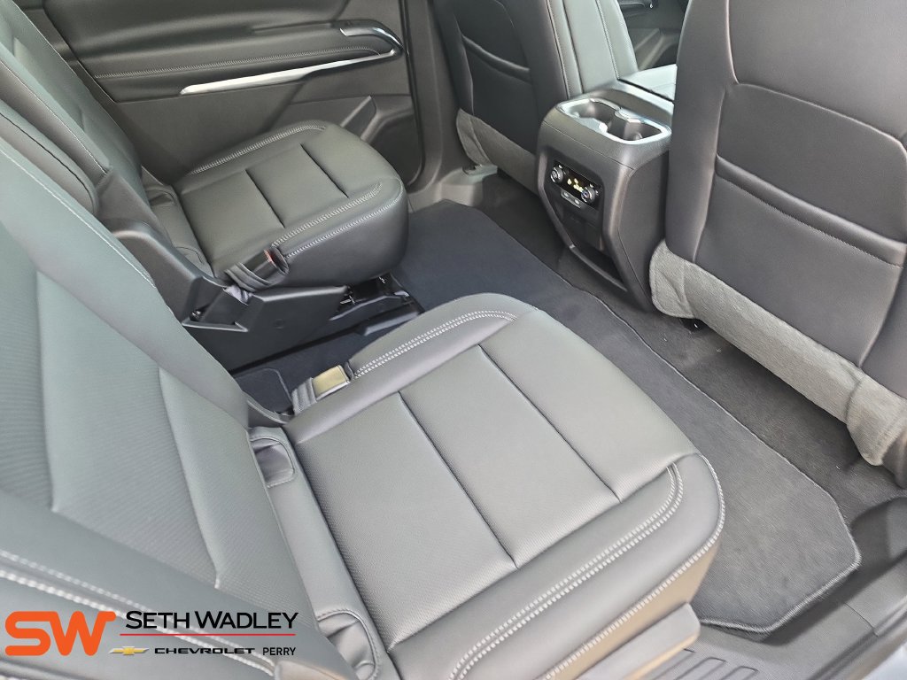 New 2027 Chevrolet Traverse LT w/ Driver Confidence Package FWD image 11