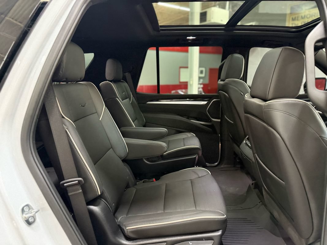 Used 2026 Cadillac Escalade Sport w/ Touring Package AWD/4WD image 18