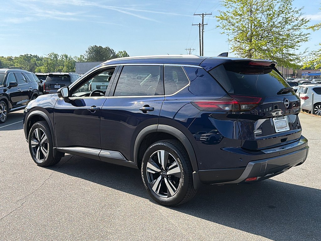 Used 2025 Nissan Rogue SL image 5