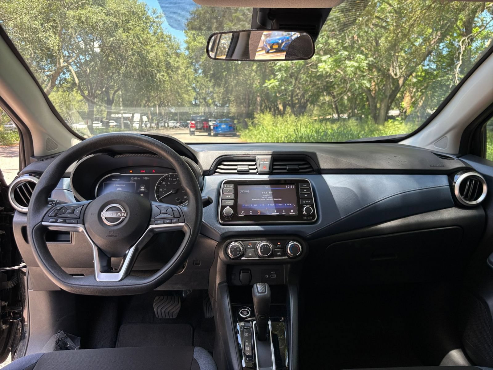 Used 2025 Nissan Versa SV FWD image 30