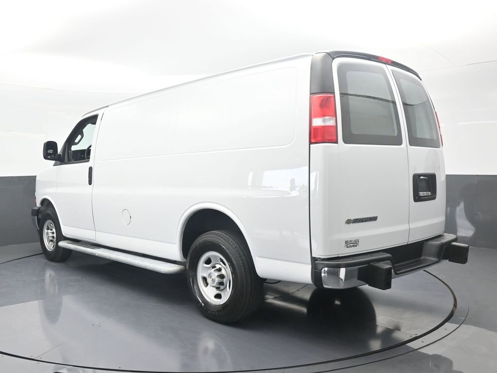 Used 2024 Chevrolet Express 2500 w/ Driver Convenience Package image 4