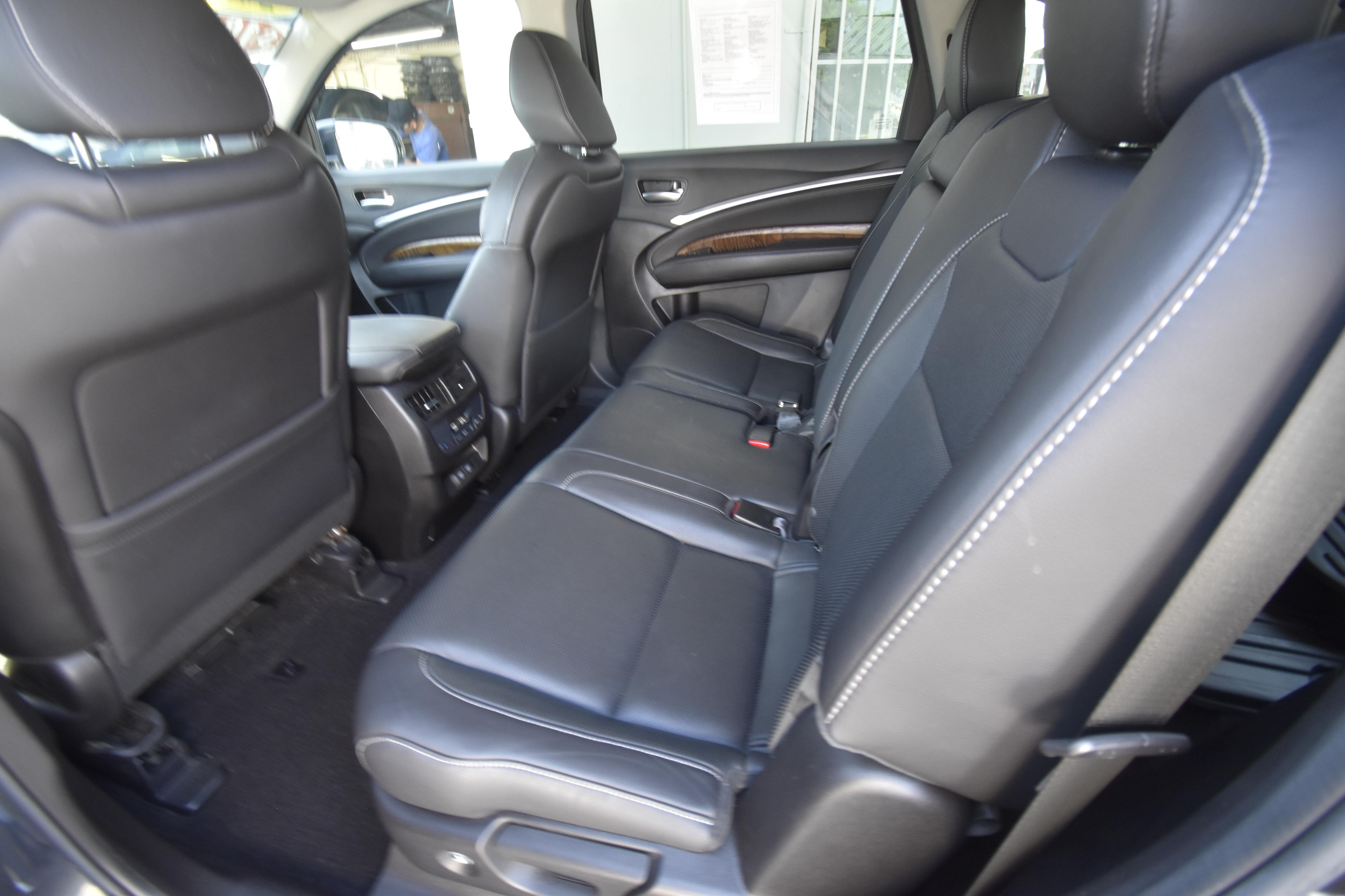 Used 2020 Acura MDX w/ Technology Package AWD/4WD image 10