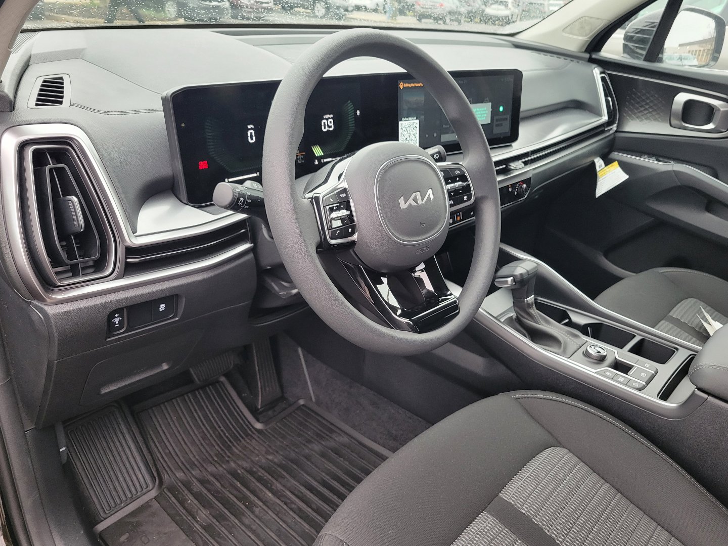 Used 2025 Kia Sorento LX image 16