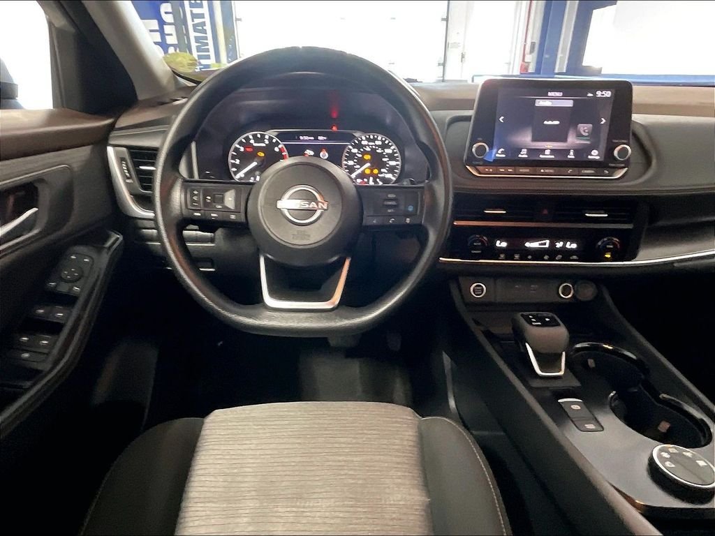 Used 2023 Nissan Rogue SV AWD/4WD image 17