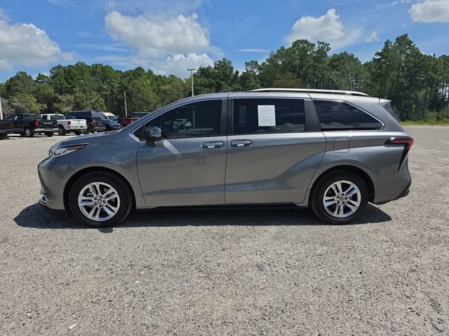 Used 2026 Toyota Sienna Limited FWD image 5