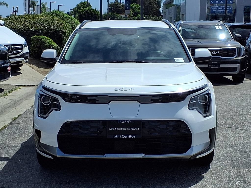 Certified 2024 Kia Niro Wind FWD image 2