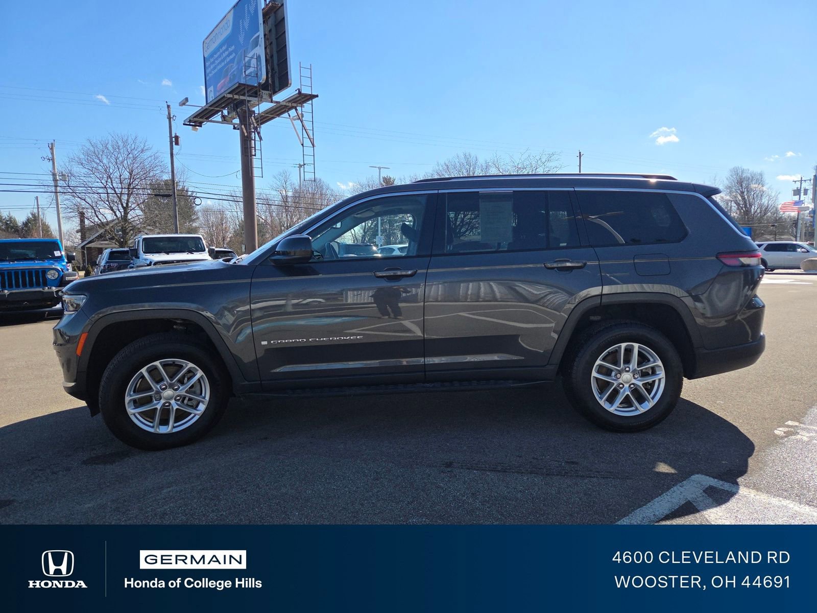 Used 2022 Jeep Grand Cherokee L Laredo w/ Luxury Tech Group I image 17