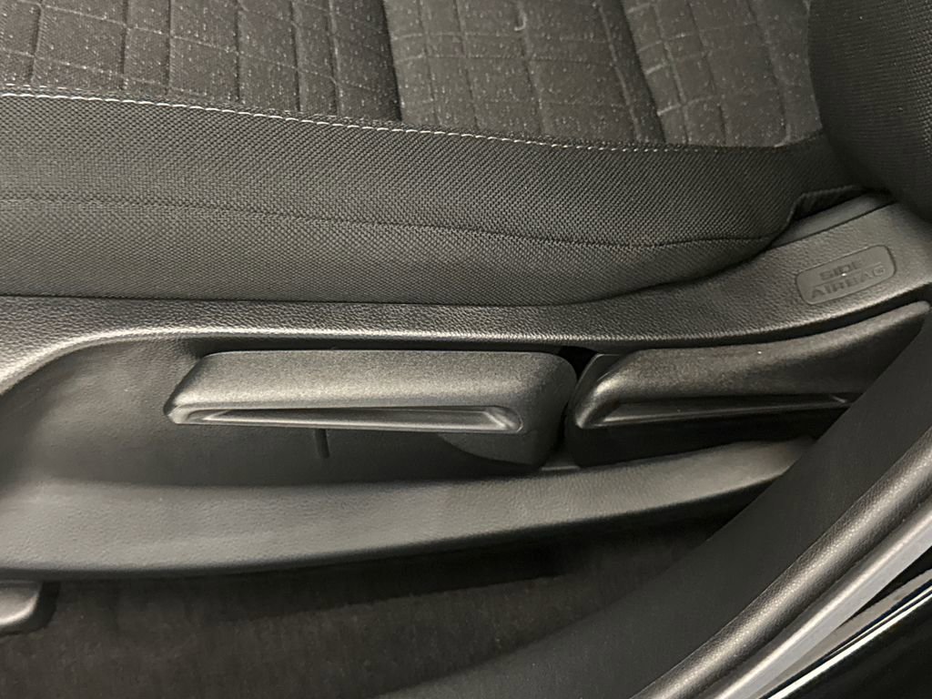 Certified 2025 Honda HR-V LX image 20