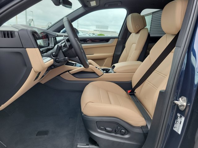 New 2026 Porsche Cayenne AWD/4WD image 24