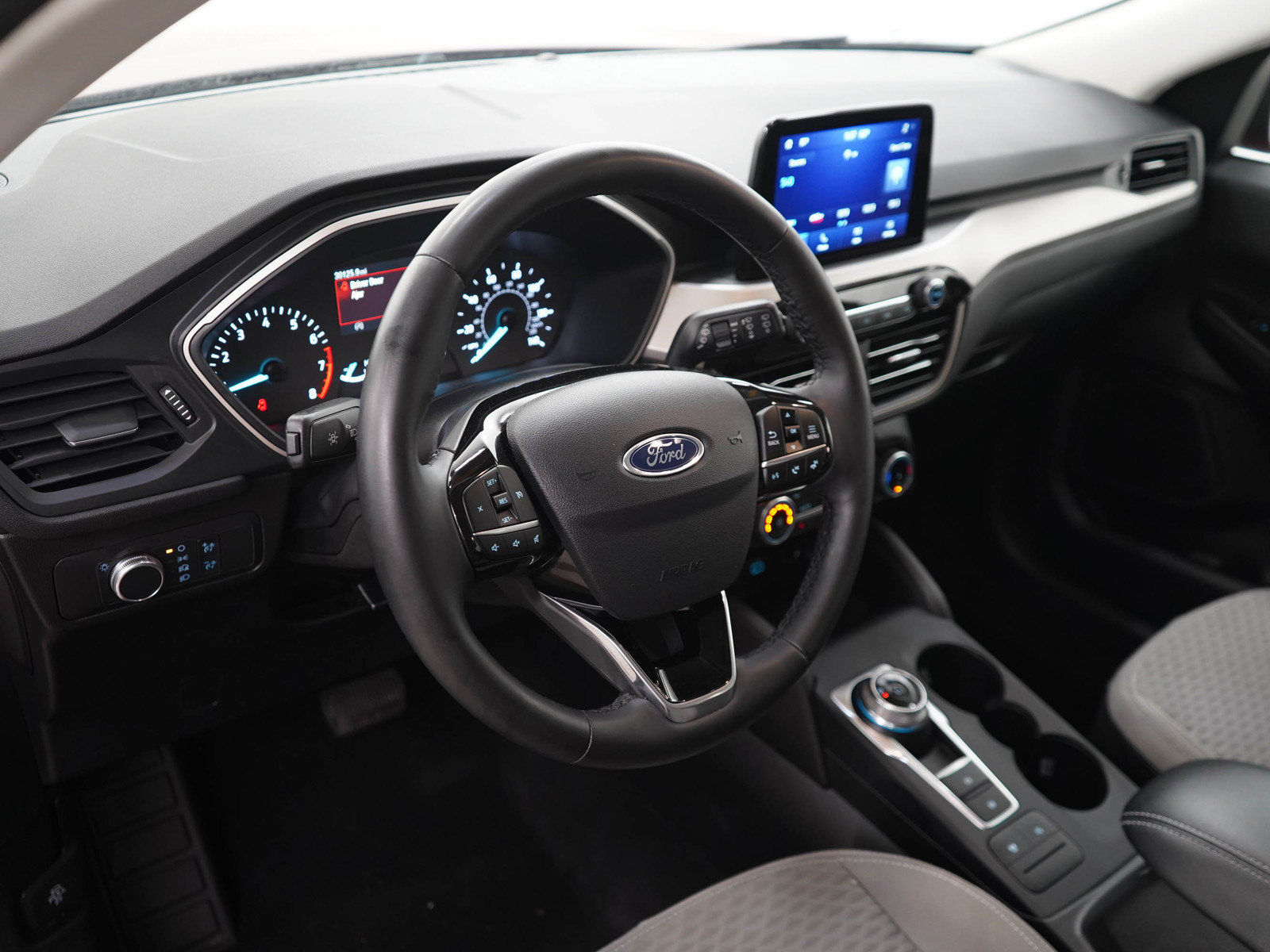 Used 2022 Ford Escape SE w/ Cold Weather Package FWD image 21