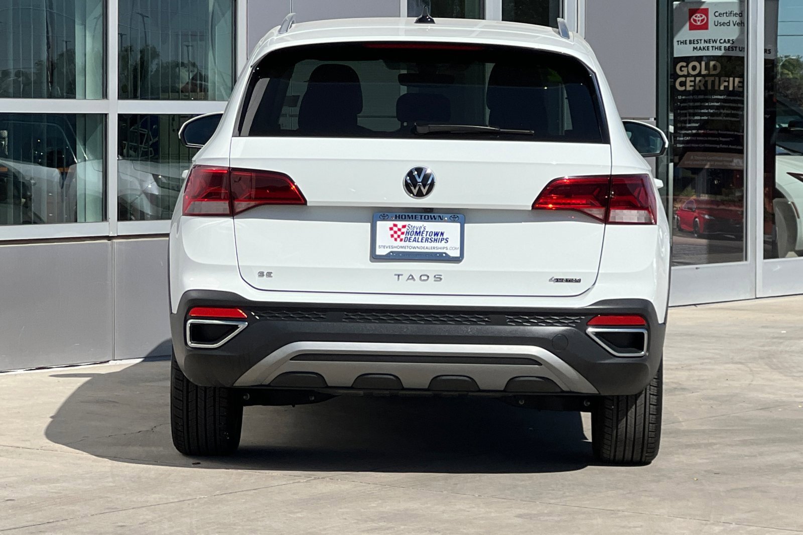 Used 2023 Volkswagen Taos SE image 5