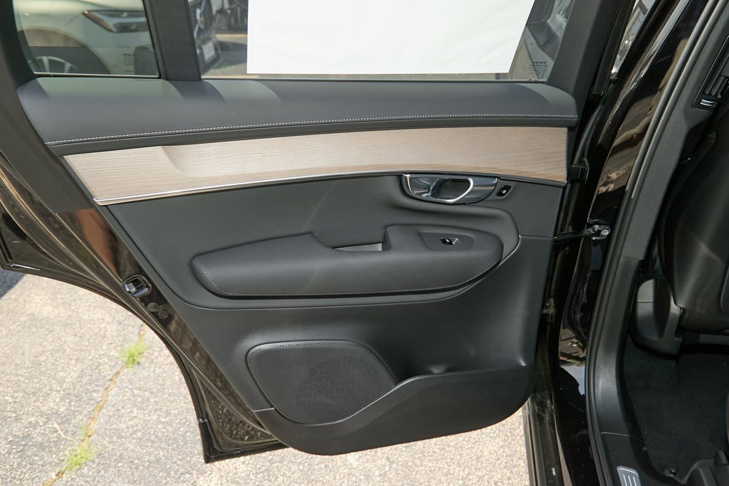 New 2025 Volvo XC90 B6 Plus w/ Protection Package image 15