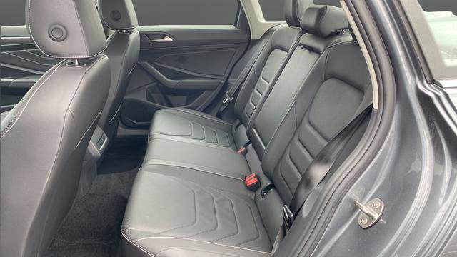 Used 2024 Volkswagen Jetta SEL FWD image 24