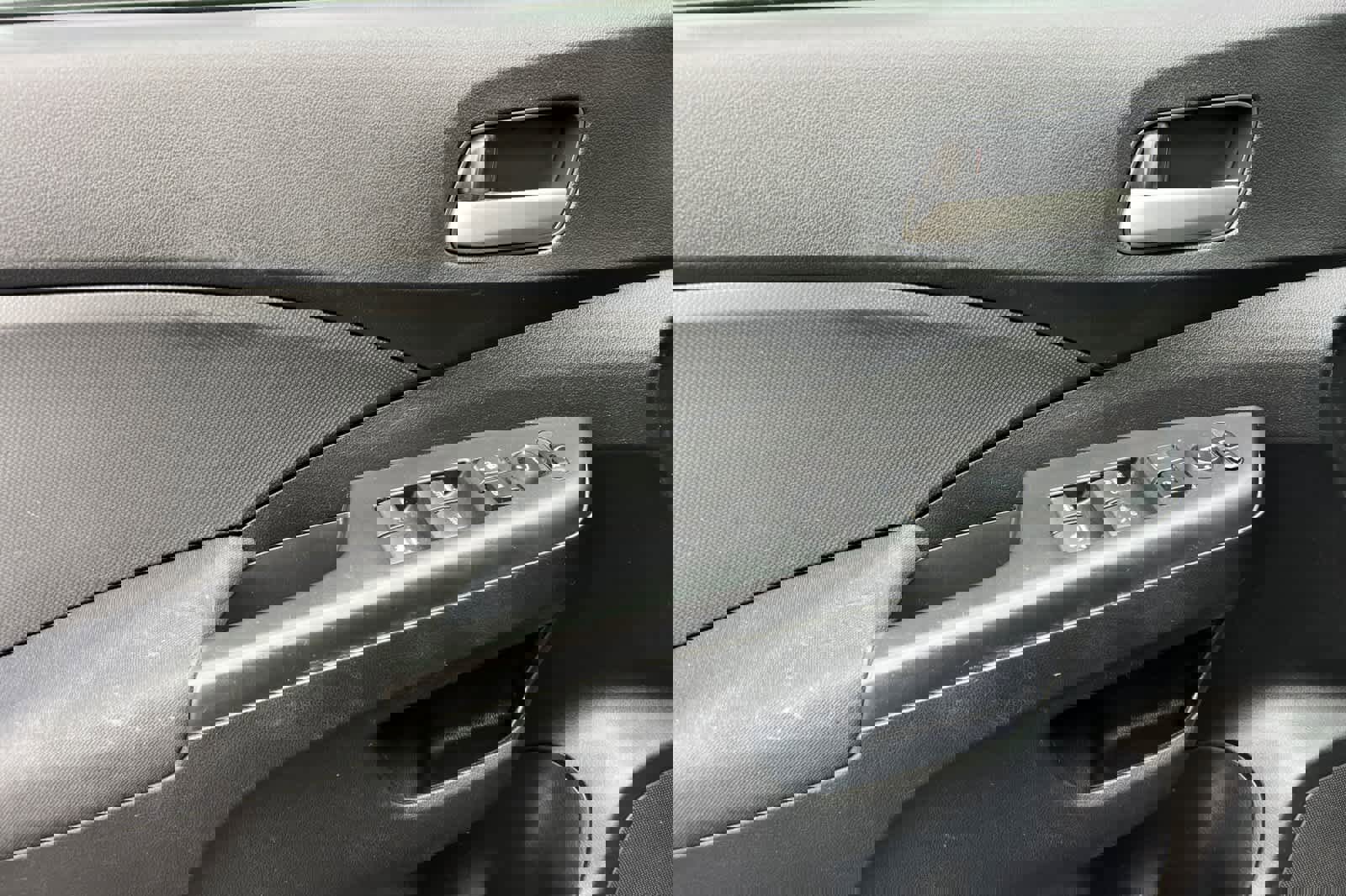 Used 2015 Honda CR-V LX image 12