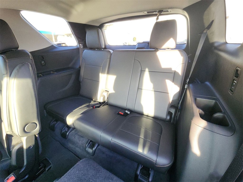 Used 2020 Chevrolet Traverse LT image 23