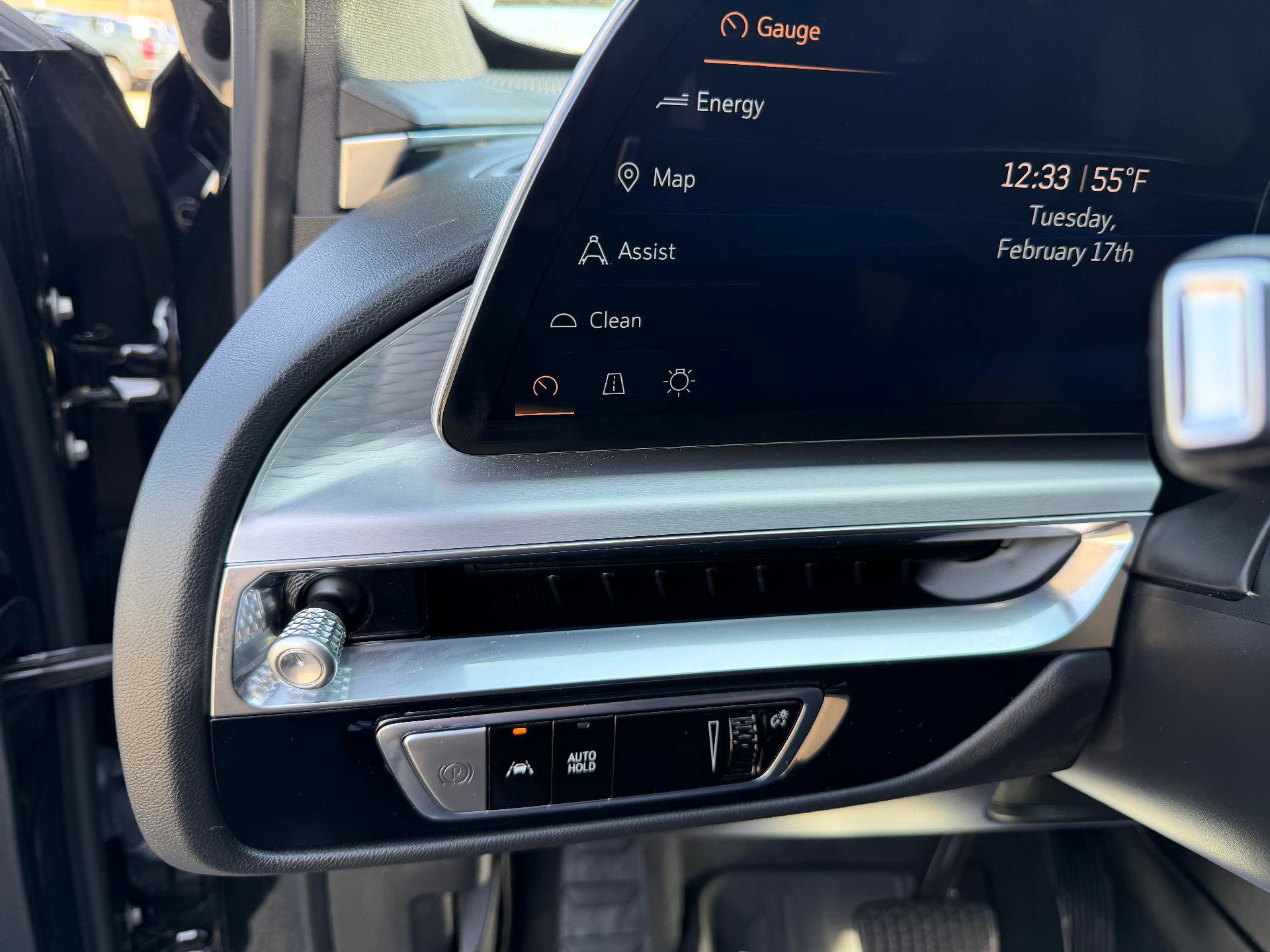 Used 2024 Cadillac Lyriq Luxury w/ LPO, Floor Liner Package image 31