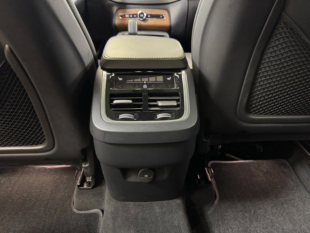Used 2024 Volvo XC90 B5 Plus image 19