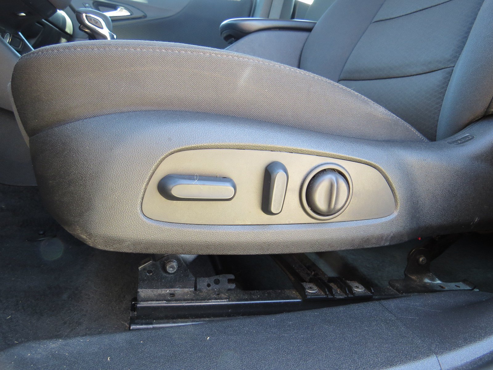 Used 2025 Chevrolet Malibu LT FWD image 13
