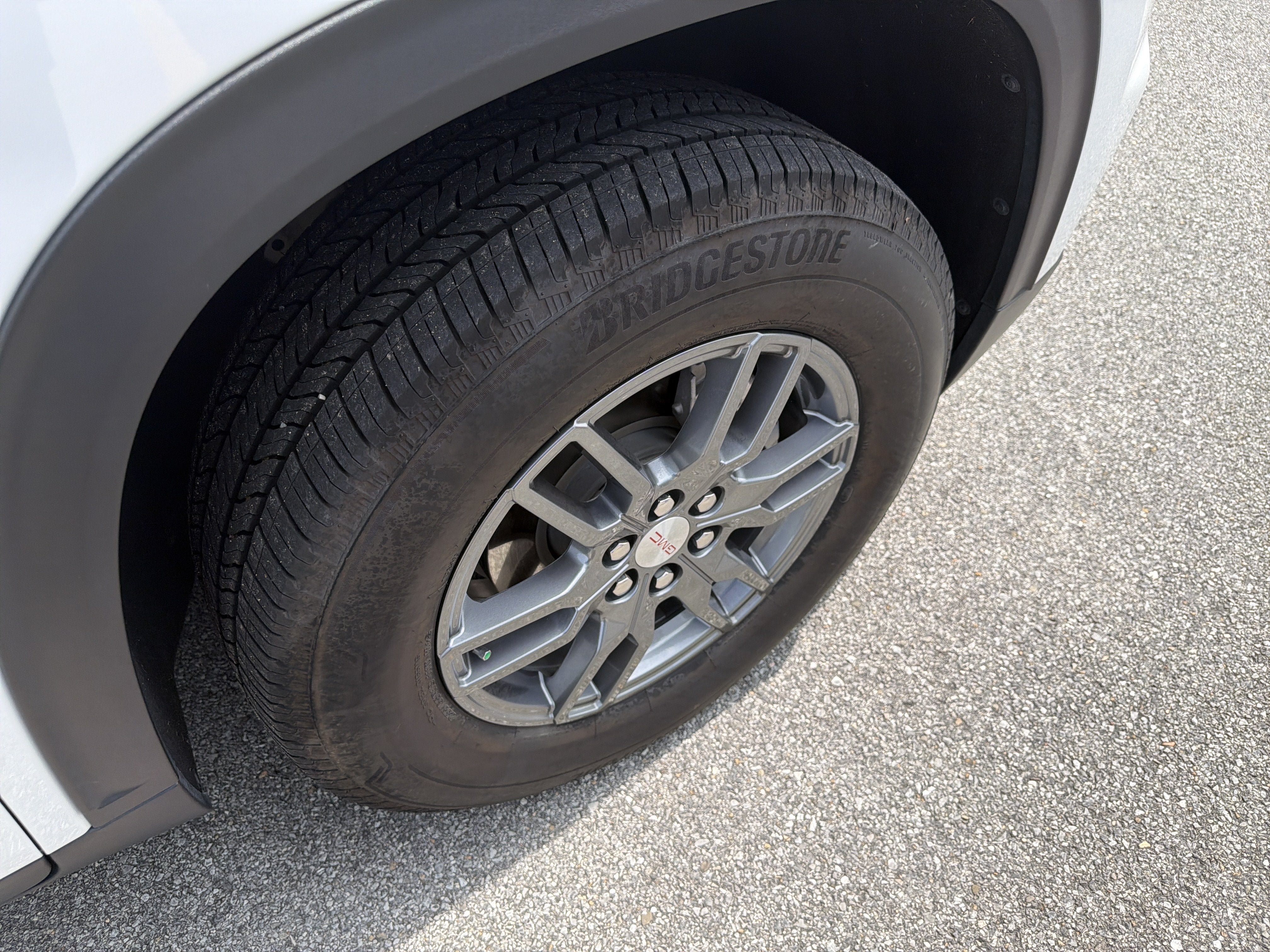 Used 2025 GMC Acadia Elevation FWD image 29