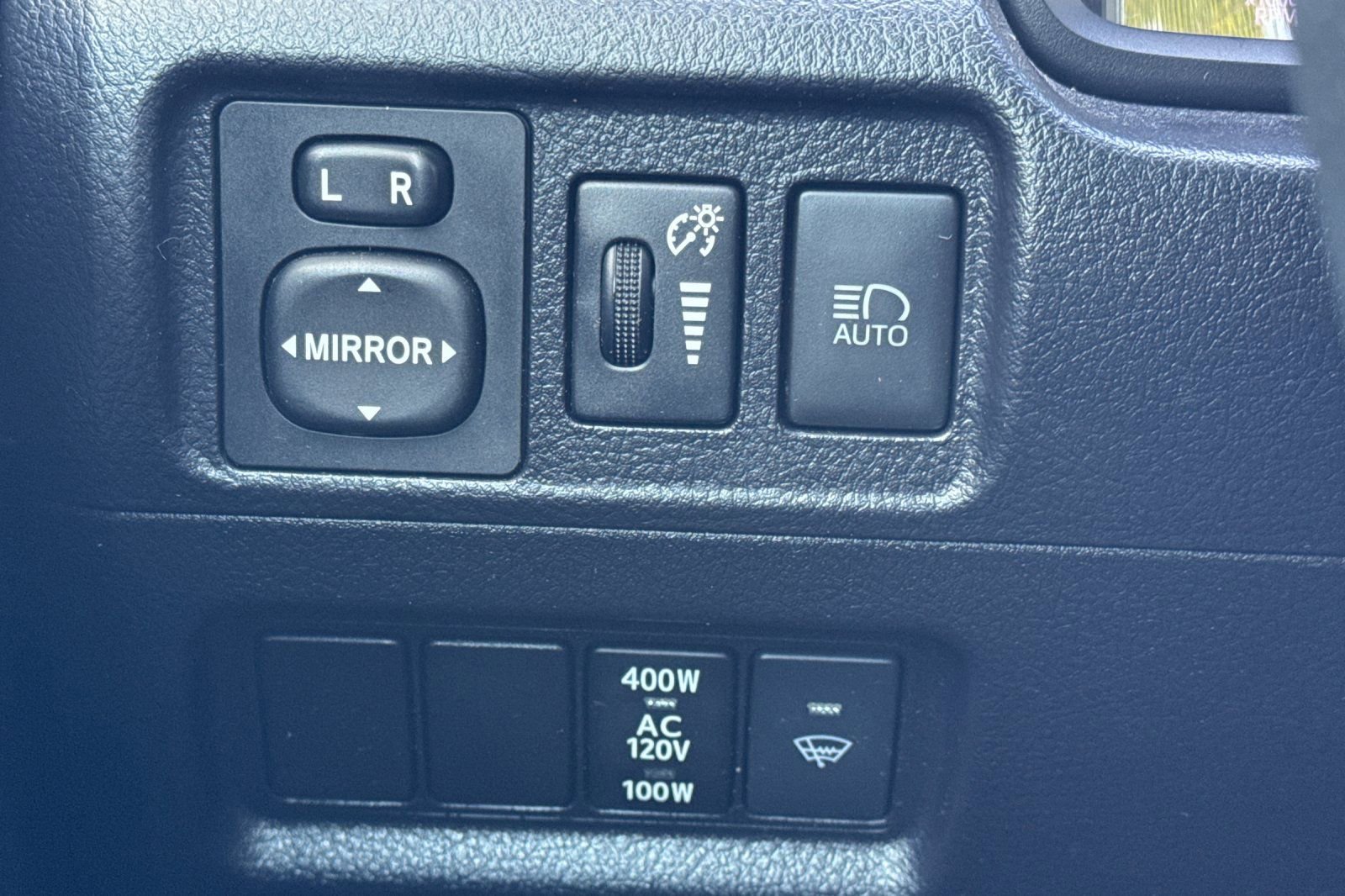 Used 2024 Toyota 4Runner SR5 AWD/4WD image 34