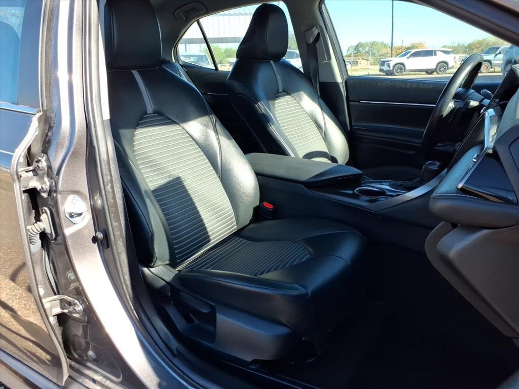 Used 2024 Toyota Camry SE image 12