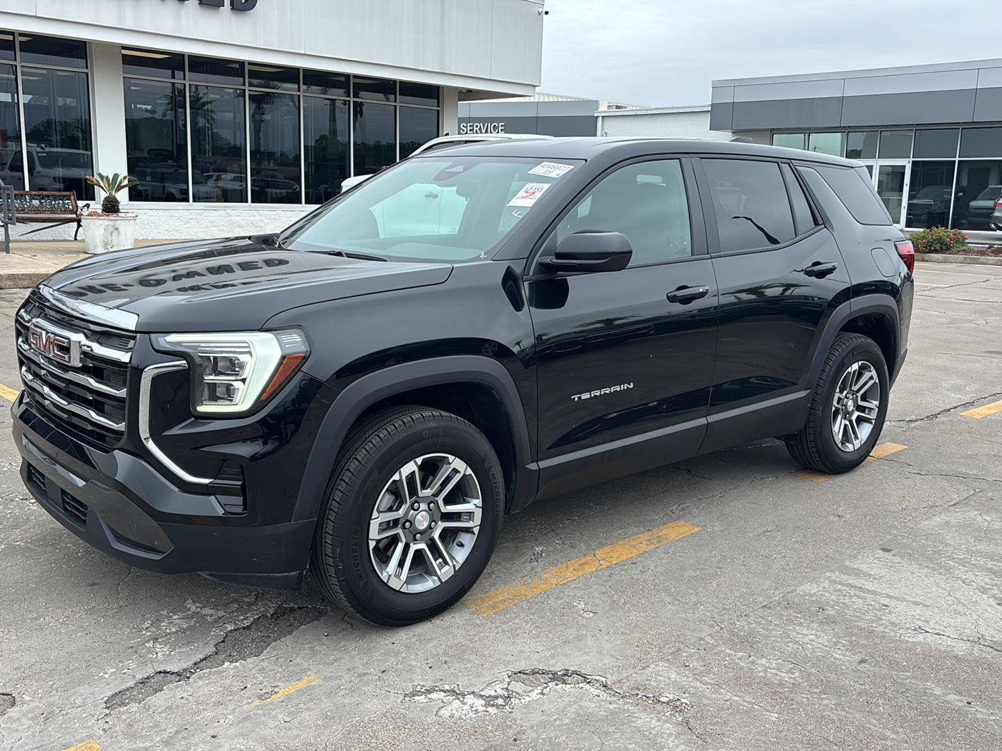 Used 2025 GMC Terrain Elevation AWD/4WD image 3
