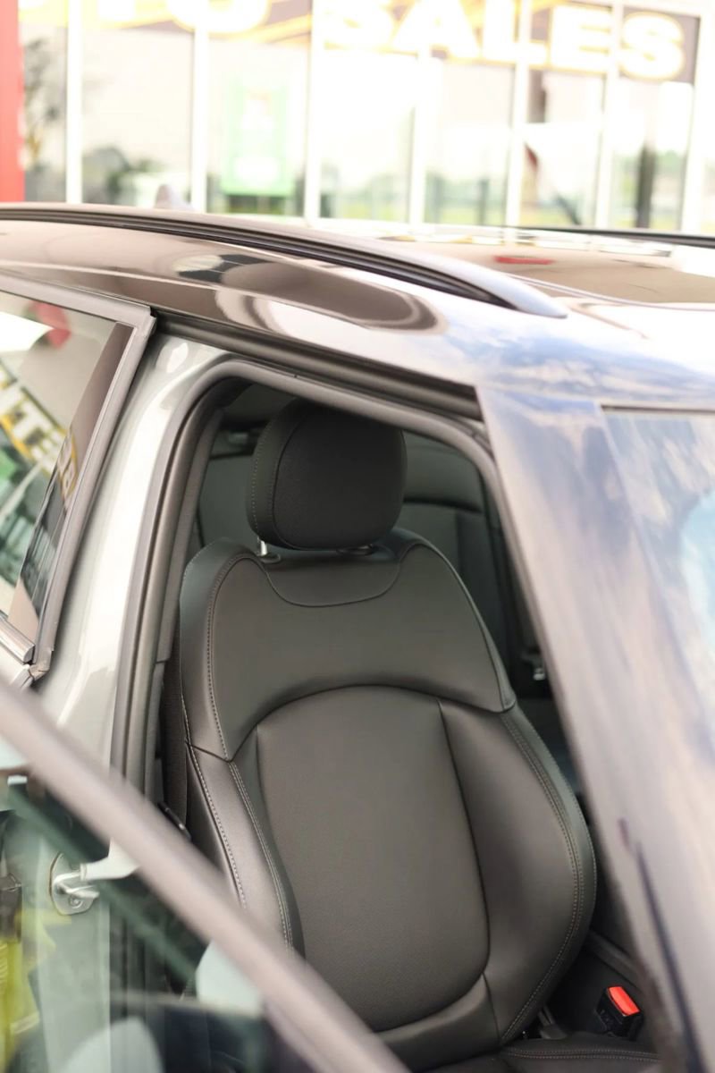 Used 2020 MINI Cooper Clubman S w/ Premium Package image 35