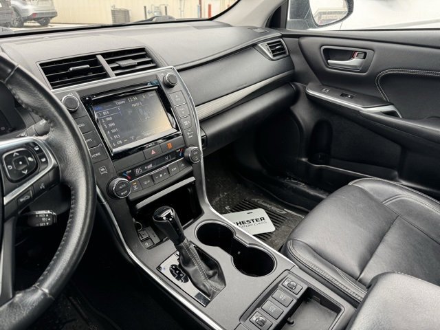 Used 2017 Toyota Camry XLE image 9