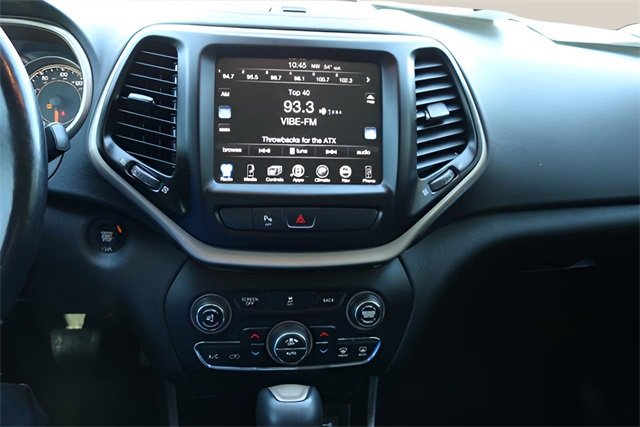 Used 2018 Jeep Cherokee Limited image 22