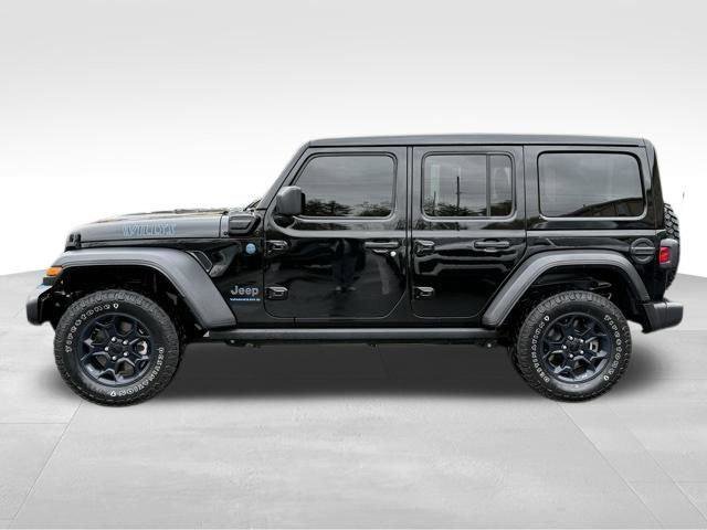 Certified 2023 Jeep Wrangler Unlimited w/ Sun & Screen Package AWD/4WD image 4