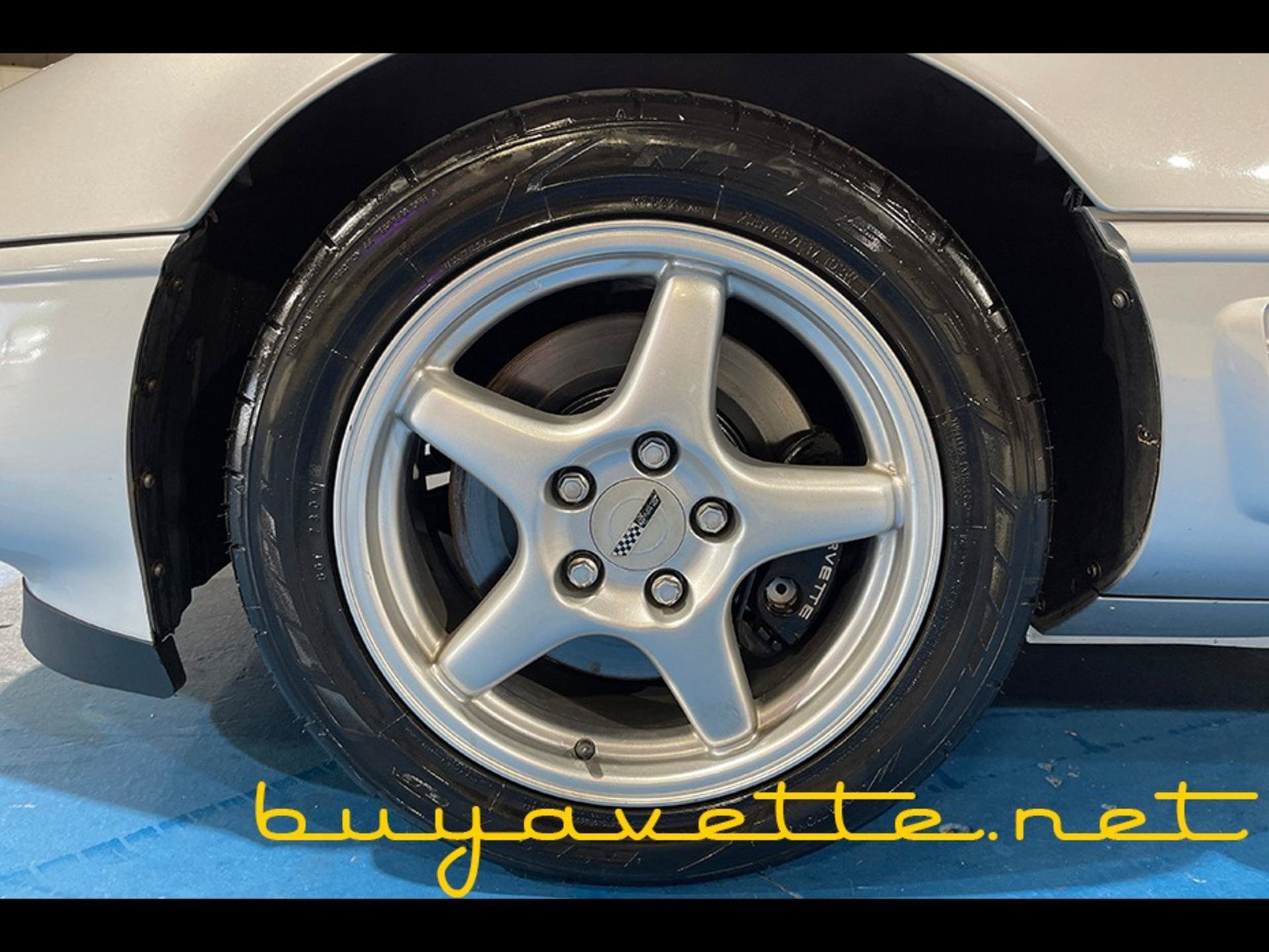Used 1996 Chevrolet Corvette Coupe RWD image 10