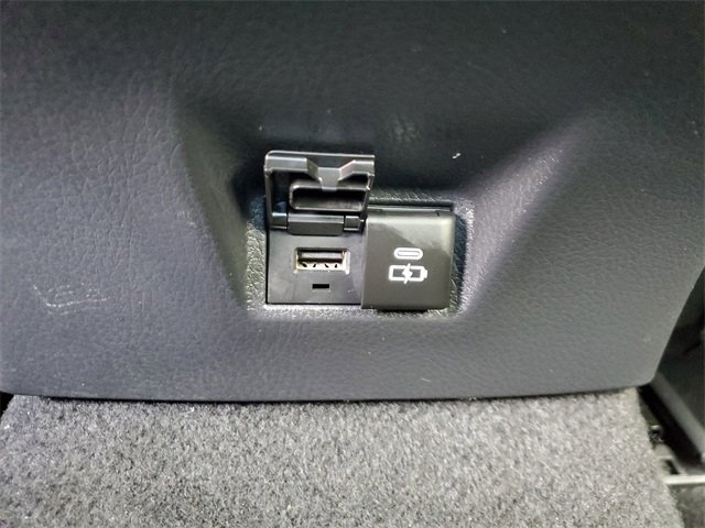 Used 2025 Toyota Camry LE w/ Convenience Package image 12