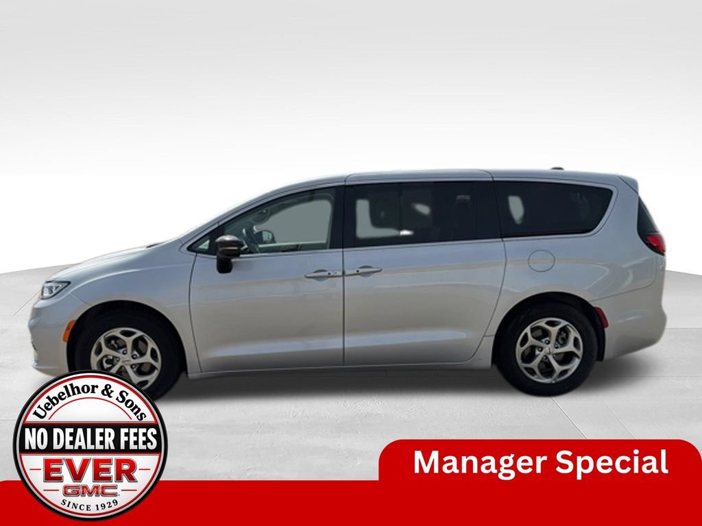 Used 2024 Chrysler Pacifica Limited FWD image 18