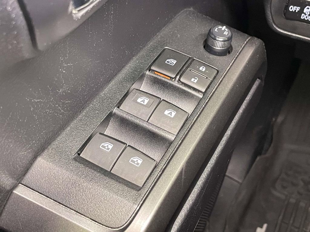 Used 2020 Toyota Tacoma TRD Sport AWD/4WD image 26