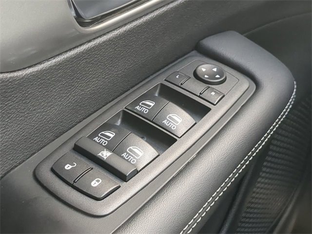 New 2026 Chrysler Voyager LX image 28