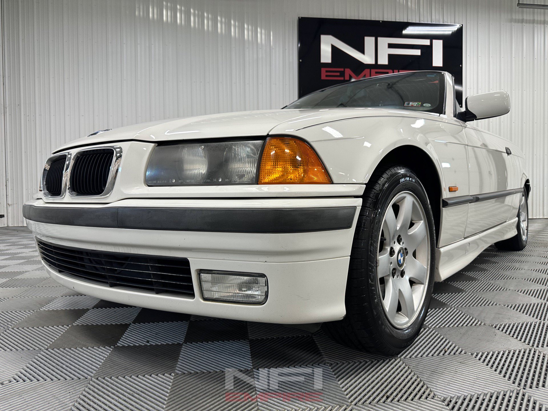 Used 1999 BMW 323i Convertible RWD image 22