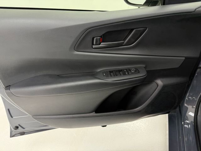 Used 2025 Toyota Prius LE FWD image 30