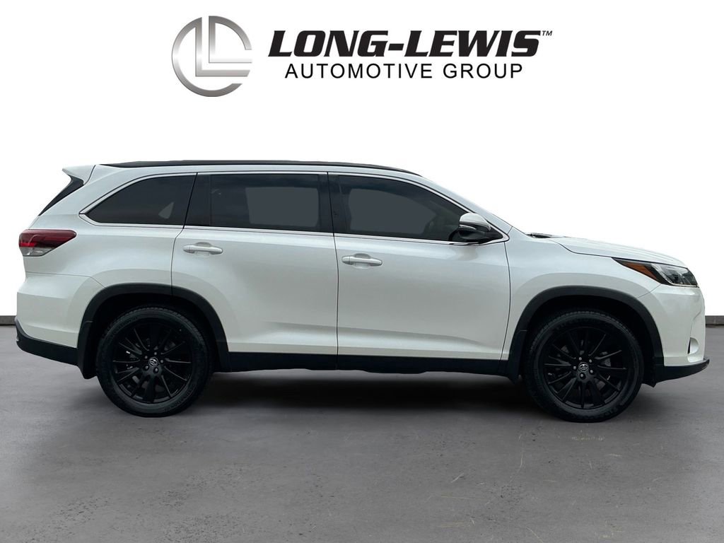 Used 2019 Toyota Highlander SE AWD/4WD image 8