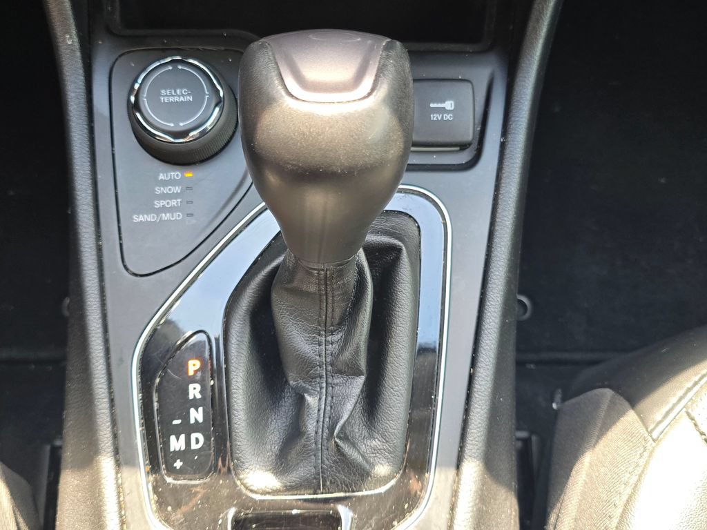 Used 2020 Jeep Cherokee Limited AWD/4WD image 22
