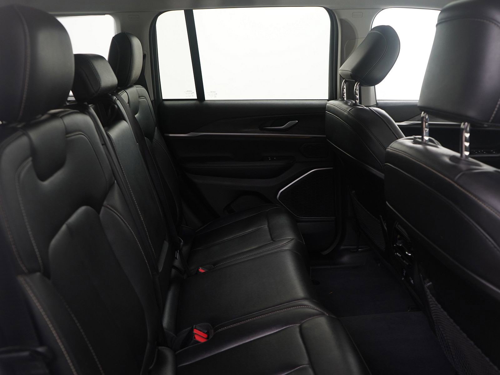 Used 2023 Jeep Grand Cherokee 4WD 4xe image 12